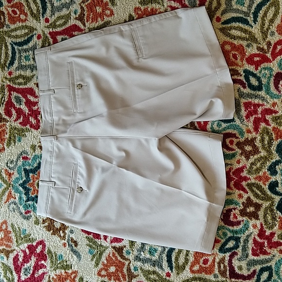 Men's PGA Tour Golf Shorts - Picture 3 of 5